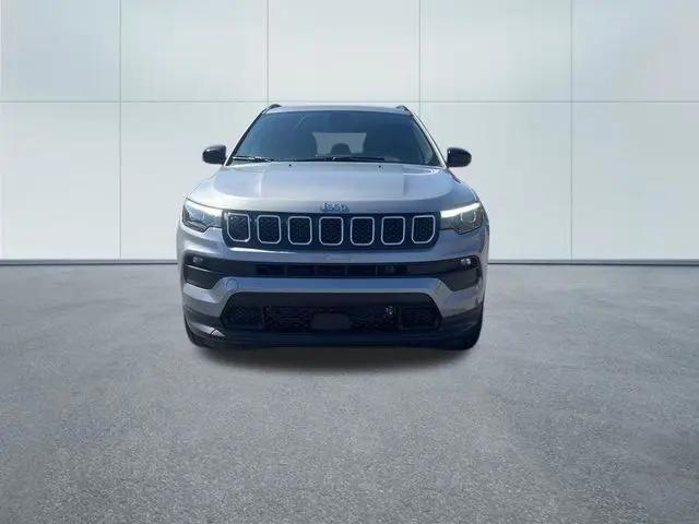 2023 Jeep Compass Latitude Lux FWD