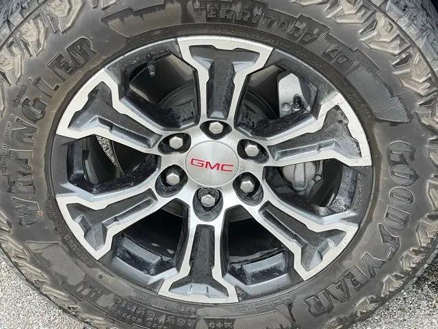 2023 GMC Canyon 4WD Crew Cab Short Box AT4
