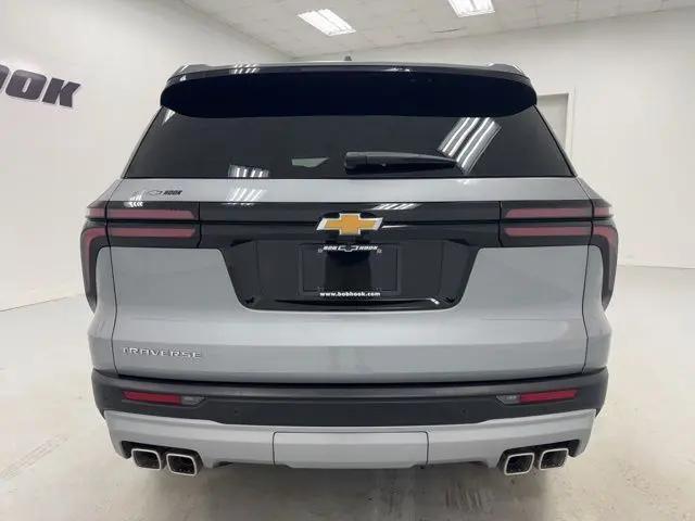 2026 Chevrolet Traverse FWD LT
