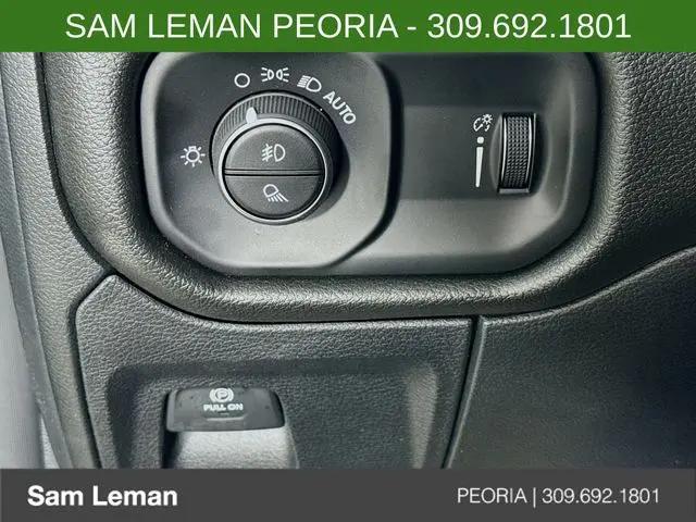 2026 Ram 1500 Express Crew Cab 4x4 57 Box