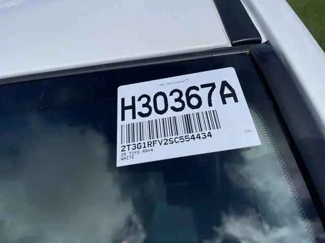 2025 Toyota RAV4 LE