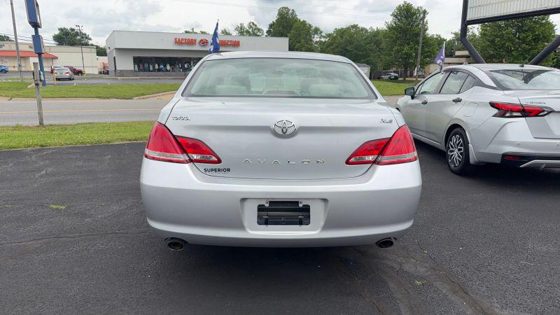 2005 Toyota Avalon XL