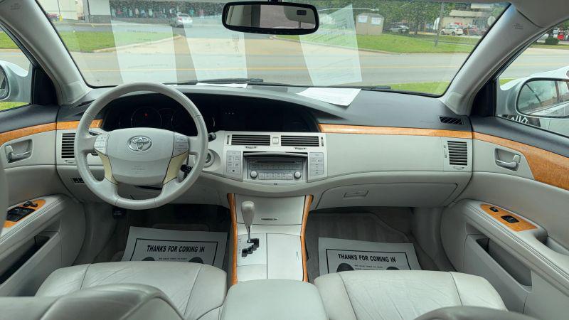 2005 Toyota Avalon XL
