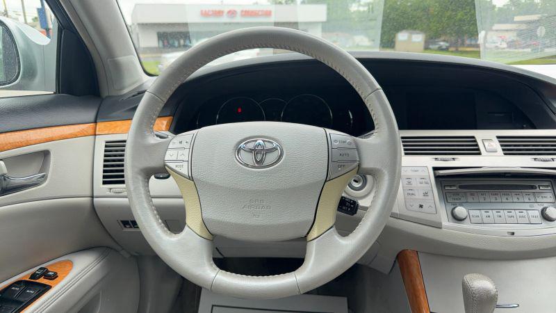 2005 Toyota Avalon XL