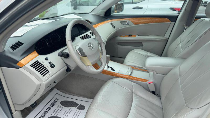 2005 Toyota Avalon XL