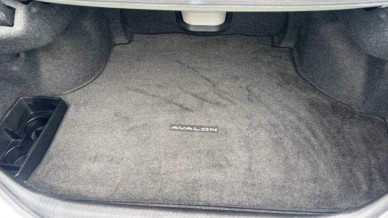 2005 Toyota Avalon XL