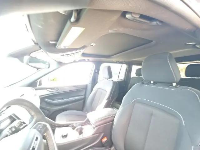 2024 Jeep Grand Cherokee Laredo X 4x4