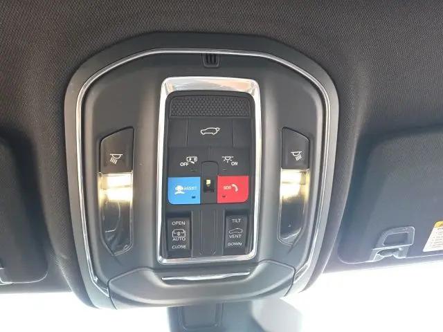 2024 Jeep Grand Cherokee Laredo X 4x4