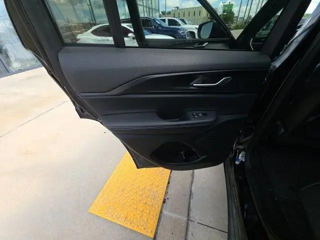 2024 Jeep Grand Cherokee Laredo X 4x4