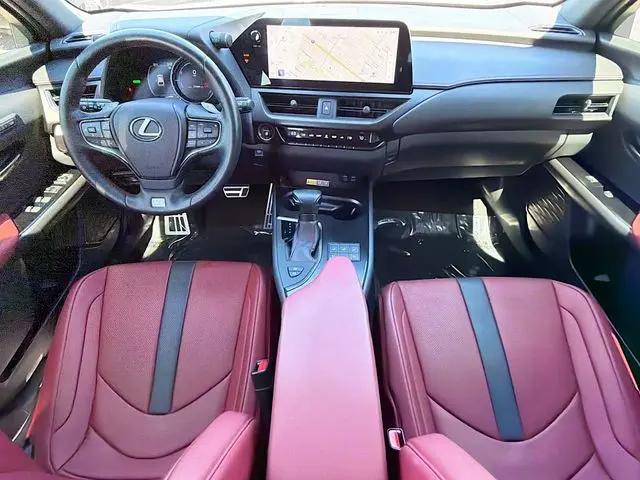 2024 Lexus UX 250h F SPORT Handling