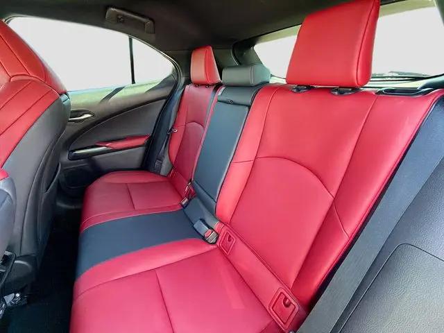 2024 Lexus UX 250h F SPORT Handling
