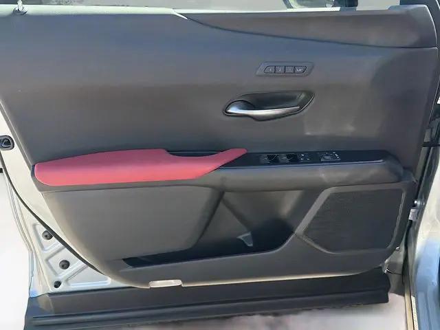 2024 Lexus UX 250h F SPORT Handling