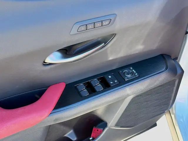 2024 Lexus UX 250h F SPORT Handling