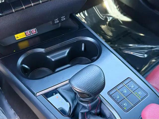 2024 Lexus UX 250h F SPORT Handling