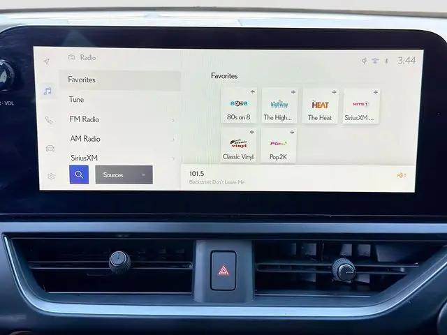 2024 Lexus UX 250h F SPORT Handling