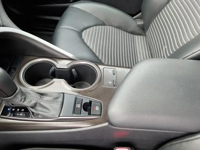 2021 Toyota Camry SE AWD