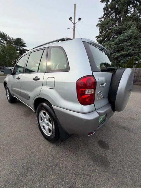 2005 Toyota RAV4 Base