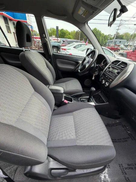 2005 Toyota RAV4 Base