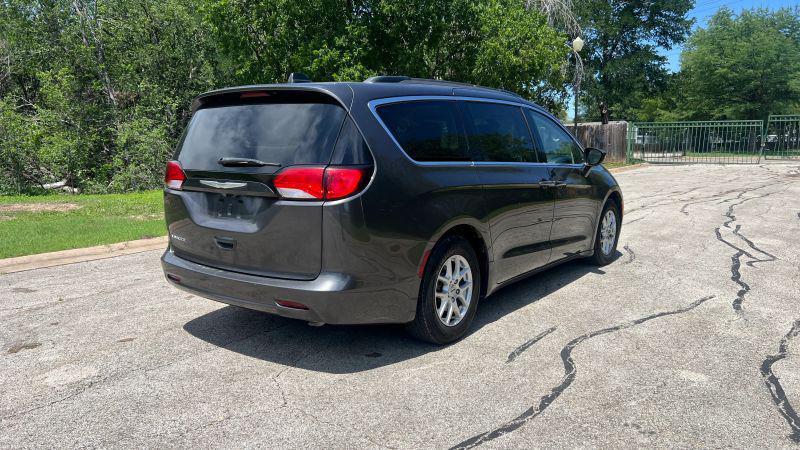 2021 Chrysler Voyager LXI