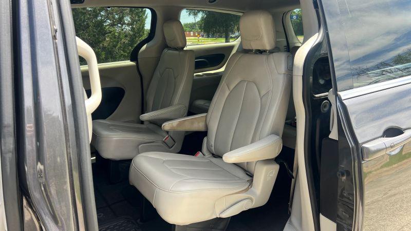 2021 Chrysler Voyager LXI