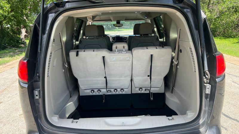 2021 Chrysler Voyager LXI