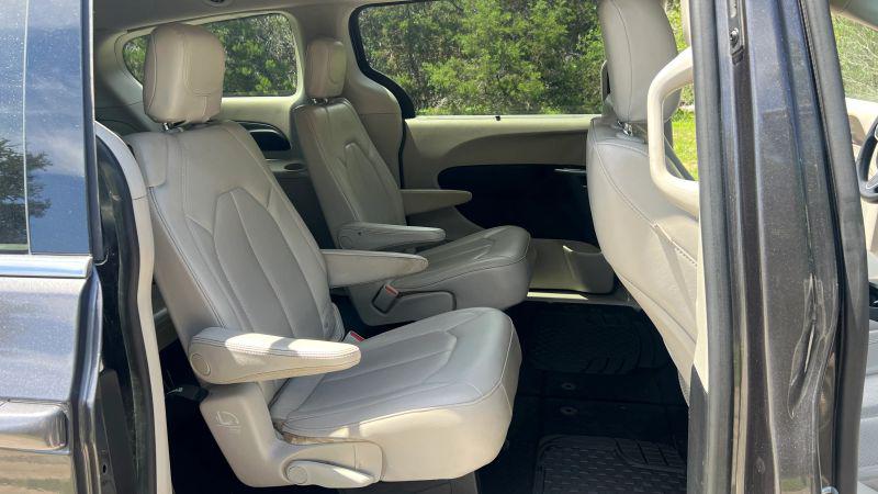 2021 Chrysler Voyager LXI