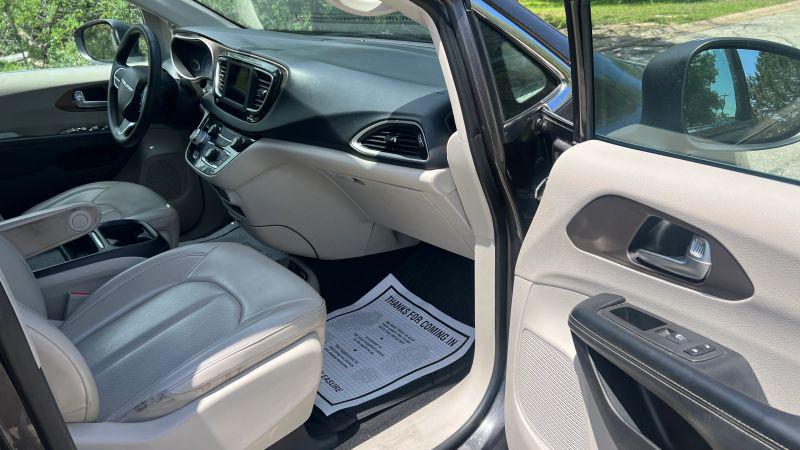 2021 Chrysler Voyager LXI