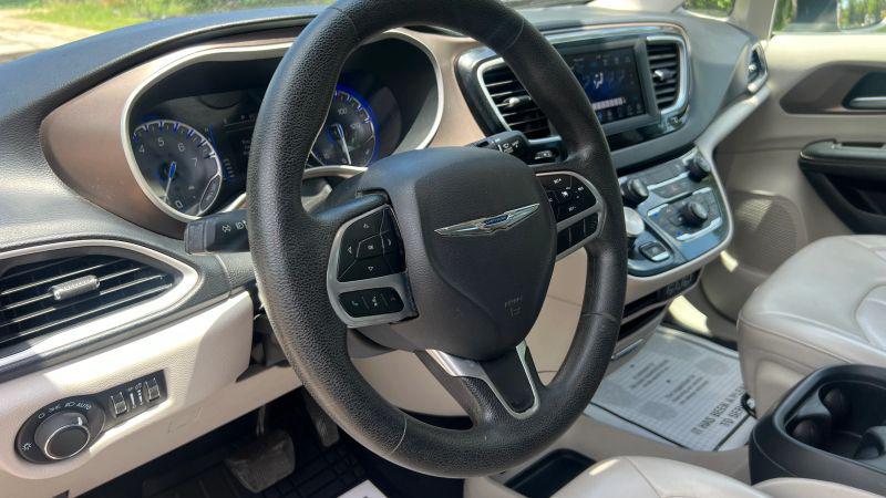 2021 Chrysler Voyager LXI