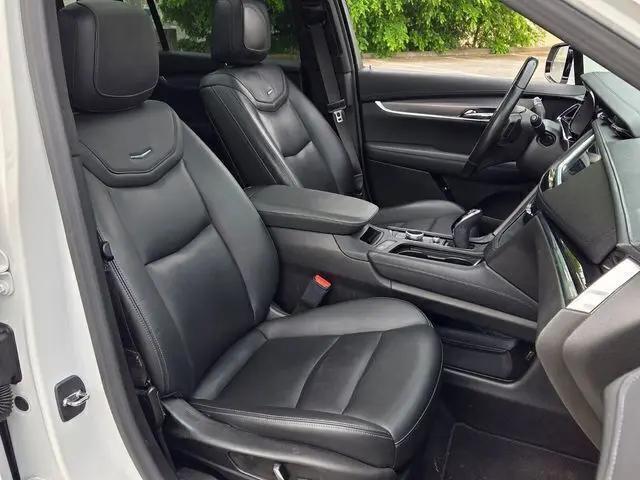 2023 Cadillac XT6 FWD Luxury