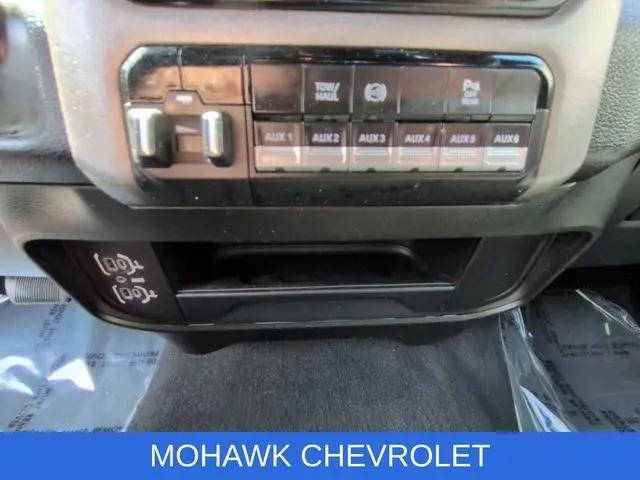 2022 Ram 2500 Tradesman Crew Cab 4x4 6'4" Box