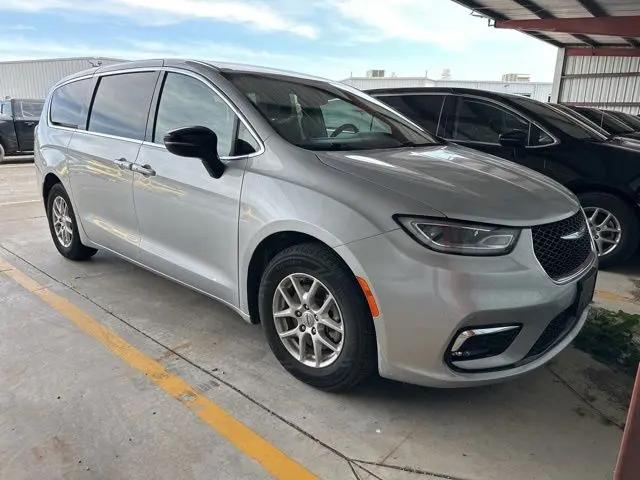 2024 Chrysler Pacifica Touring L for sale in Sterling, IL