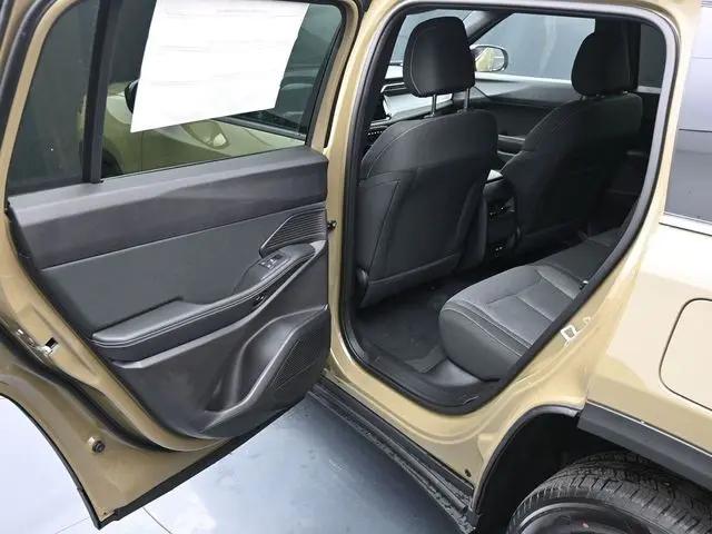 2026 Jeep Cherokee Laredo 4x4