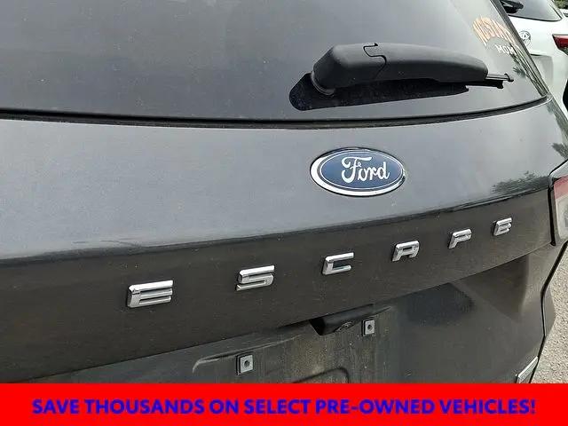 2020 Ford Escape SE