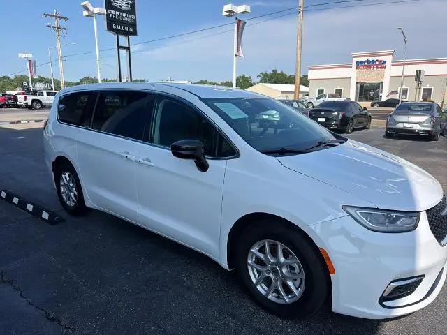 2024 Chrysler Pacifica Touring L