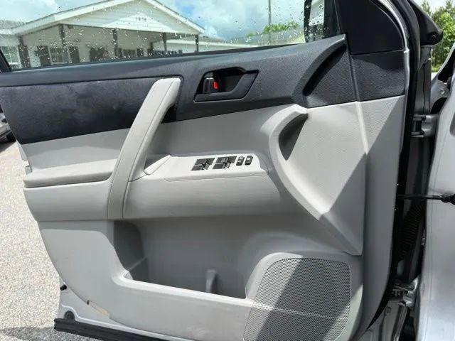 2012 Toyota Highlander Base
