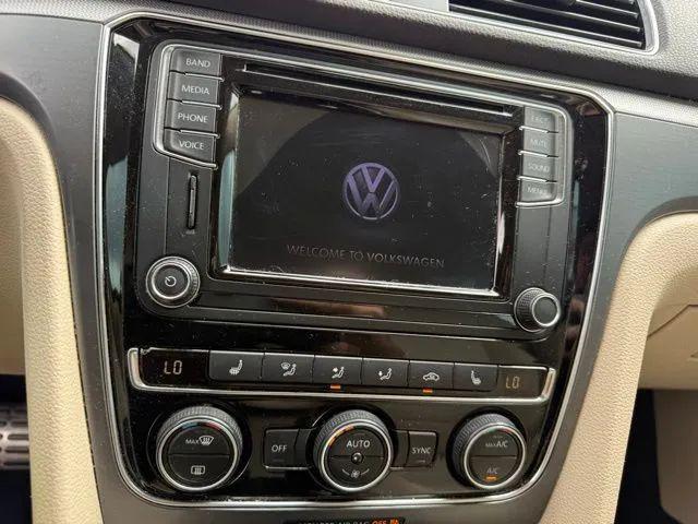 2017 Volkswagen Passat 1.8T R-Line