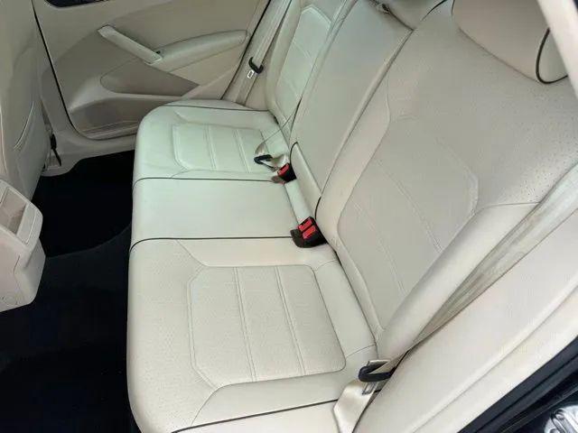 2017 Volkswagen Passat 1.8T R-Line
