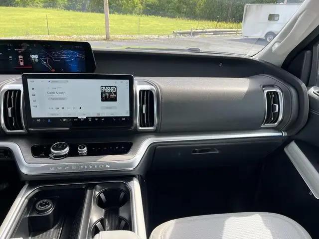 2025 Ford Expedition Platinum MAX