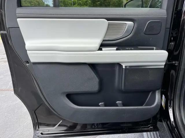 2025 Ford Expedition Platinum MAX