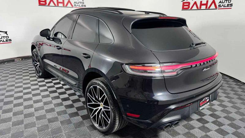 2023 Porsche Macan Base