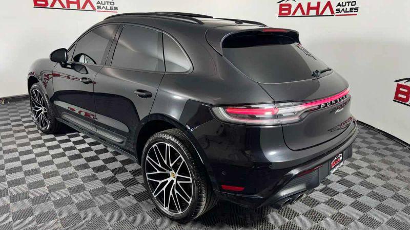2023 Porsche Macan Base