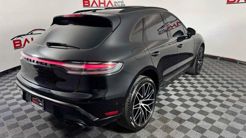 2023 Porsche Macan Base