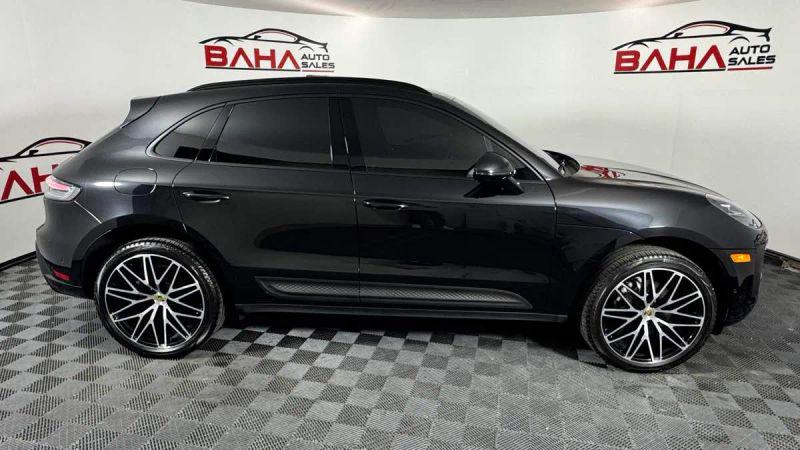 2023 Porsche Macan Base
