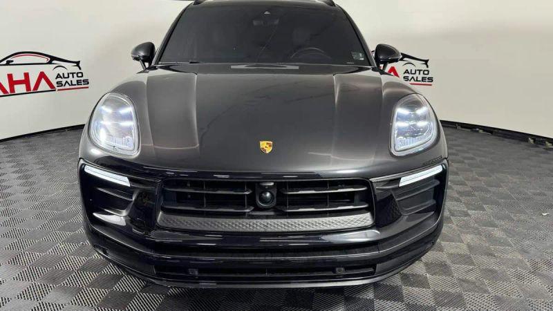 2023 Porsche Macan Base