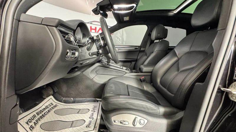 2023 Porsche Macan Base