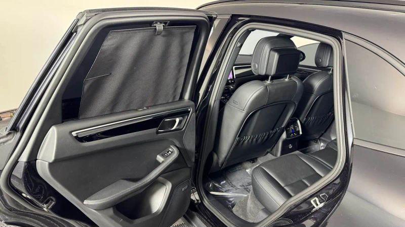 2023 Porsche Macan Base