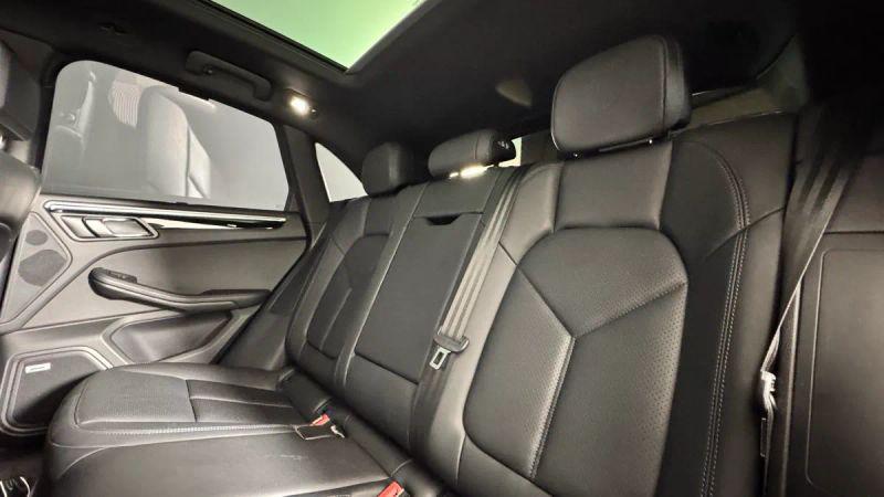2023 Porsche Macan Base
