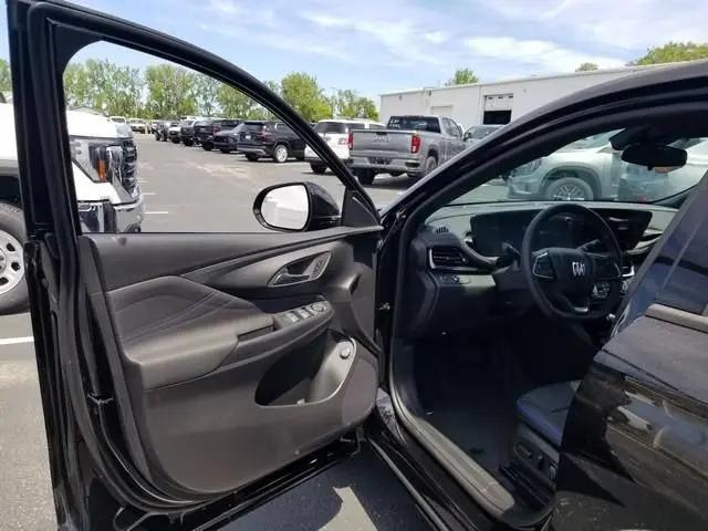 2026 Buick NV Sport Touring FWD