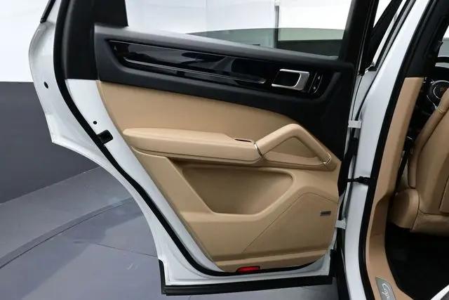 2021 Porsche Cayenne Cayenne