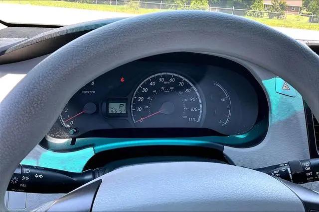 2013 Toyota Sienna LE V6 8 Passenger